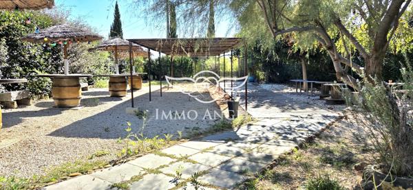 Propriété de caractère avec domaine viticole en AOP Costières de Nîmes