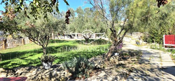Propriété de caractère avec domaine viticole en AOP Costières de Nîmes