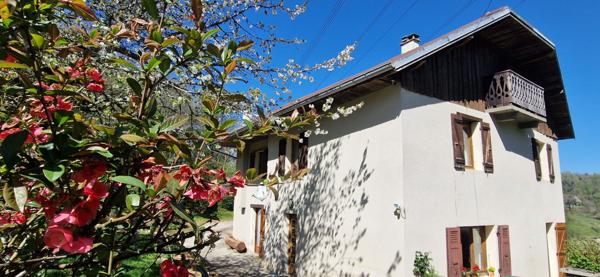 Charmant corps de ferme à 3' du lac d'Aiguebelette- 25' de Chambéry. 1h de LYON.