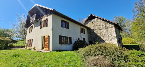 Charmant corps de ferme à 3' du lac d'Aiguebelette- 25' de Chambéry. 1h de LYON.