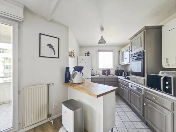 Appartement à vendre 3 pièces, T3, 68 m2 GUYANCOURT (78)