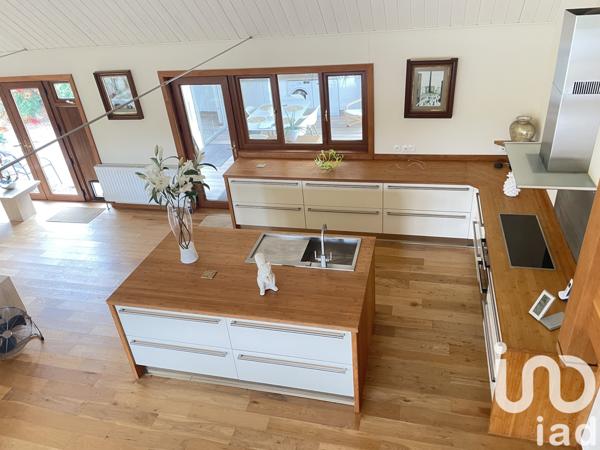 Maison à vendre 7 pièces 200 m² Château-Garnier