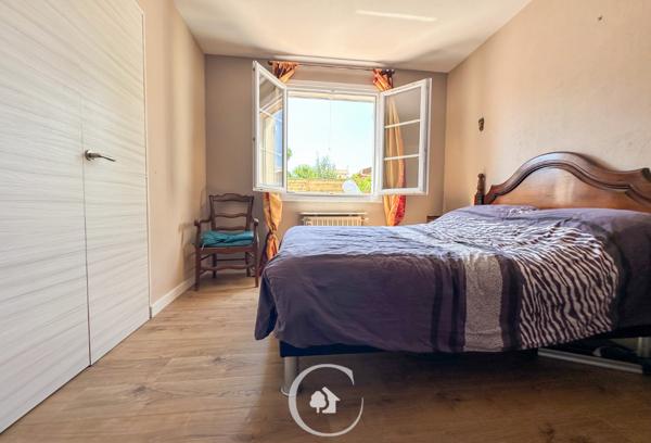 Artigues-près-Bordeaux (33370) JOLIE LANDAISE T5 - 4 CHAMBRES - PISCINE