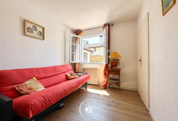 Artigues-près-Bordeaux (33370) JOLIE LANDAISE T5 - 4 CHAMBRES - PISCINE