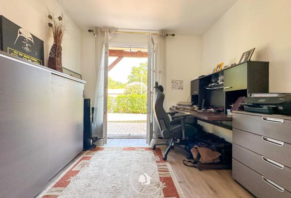 Artigues-près-Bordeaux (33370) JOLIE LANDAISE T5 - 4 CHAMBRES - PISCINE