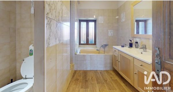 Appartement à vendre 7 pièces 184,7 m² Mornant