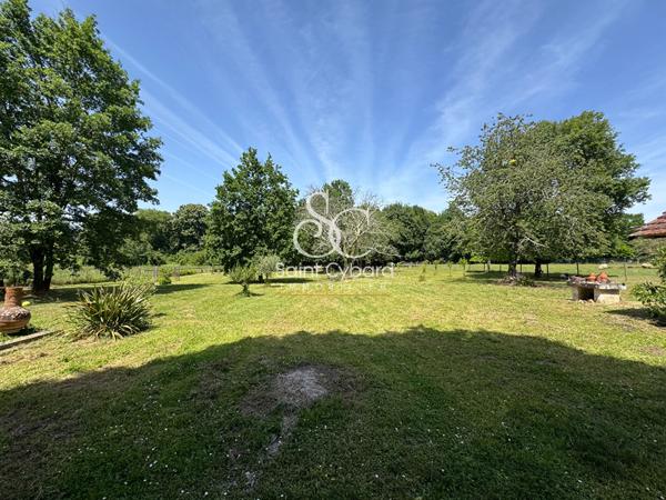Angoulême – Ensemble immobilier de 265m² environ
