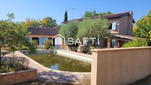 MAISON 5 CHAMBRES PISCINE ET GARAGE