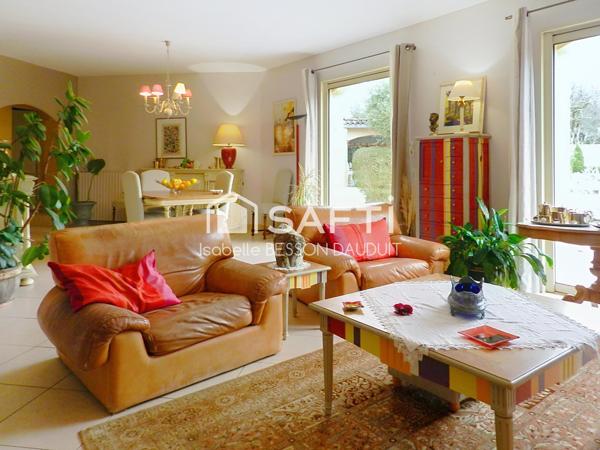 MAISON 5 CHAMBRES PISCINE ET GARAGE