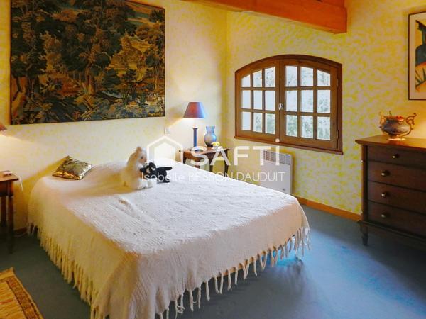 MAISON 5 CHAMBRES PISCINE ET GARAGE