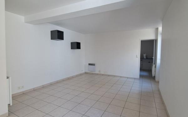 Maison à louer    3 pièces • 70 m2 Châtillon-Coligny