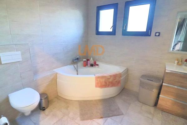 Tourves Maison T4 106m2 - Garage 45m2