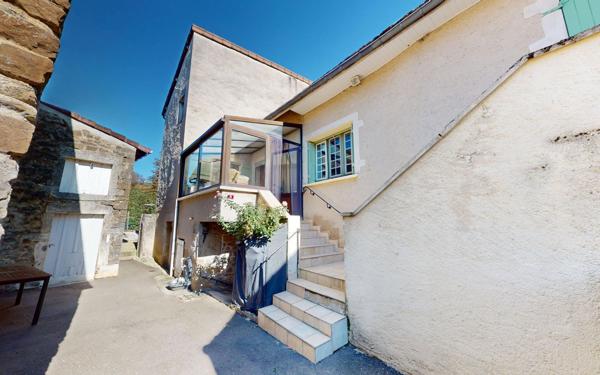 Maison à louer    6 pièces •  Jambles