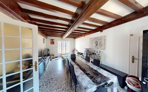 Maison à louer    6 pièces •  Jambles