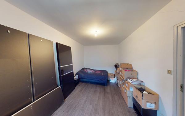 Maison à louer    6 pièces •  Jambles