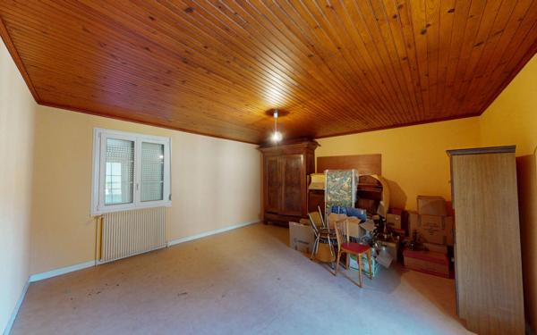 Maison à louer    6 pièces •  Jambles