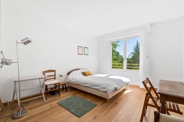 Appartement Saint Germain En Laye 4 pièce(s) 83 m2 535 000 € **  - Référence  18215