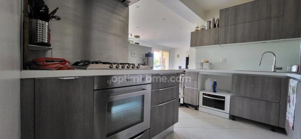 MARTIGUES (13) : à vendre Maison 4 chambres et bureau, 2 appartements T3 et T4, garage sur terrain 859m²
