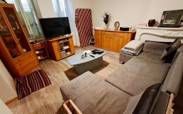 Immeuble à vendre    5 pièces •  Château-Landon