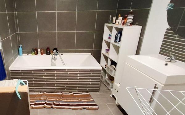 Immeuble à vendre    5 pièces •  Château-Landon