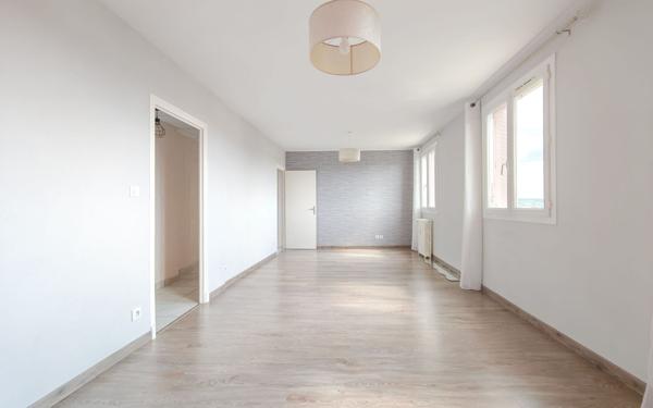 Appartement à vendre    2 pièces • 56 m2 Aurillac