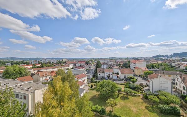 Appartement à vendre    2 pièces • 56 m2 Aurillac