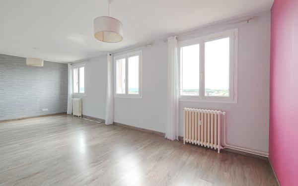Appartement à vendre    2 pièces • 56 m2 Aurillac