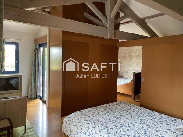 Maison en pierre de 245 m2, entièrement rénovée.