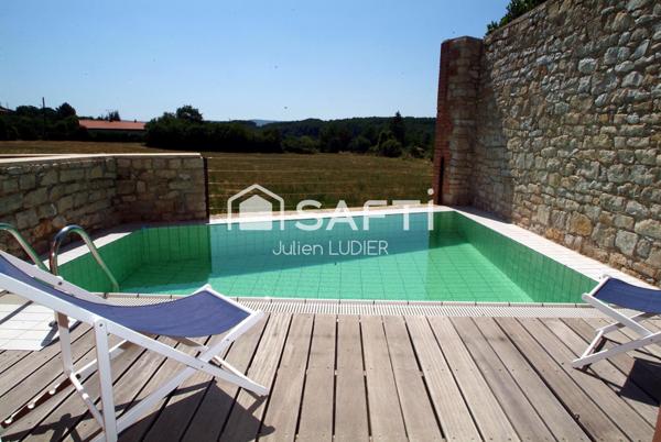 Maison en pierre de 245 m2, entièrement rénovée.