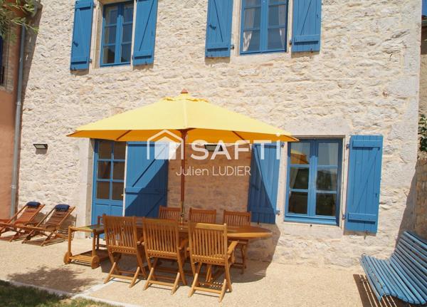 Maison en pierre de 245 m2, entièrement rénovée.