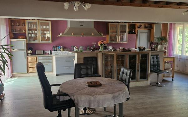 Maison à vendre    8 pièces •  La Fresnaye-sur-Chédouet