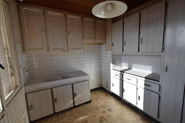 Idéalement située sur la commune de Feillens , cette maison individuelle à rénover est idéale pour une famille ou la création de deux logementsn