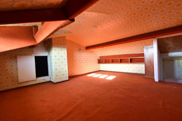 Idéalement située sur la commune de Feillens , cette maison individuelle à rénover est idéale pour une famille ou la création de deux logementsn