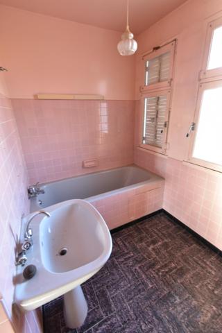 Idéalement située sur la commune de Feillens , cette maison individuelle à rénover est idéale pour une famille ou la création de deux logementsn