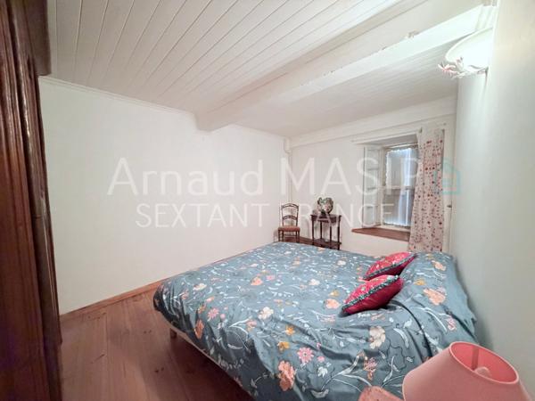 MAISON EN PIERRES AVEC ATELIER DANS VILLAGE TRANQUIL PRISE