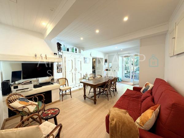 MAISON EN PIERRES AVEC ATELIER DANS VILLAGE TRANQUIL PRISE