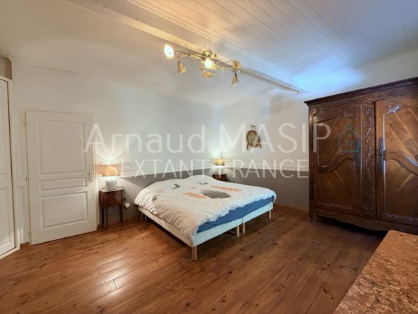 MAISON EN PIERRES AVEC ATELIER DANS VILLAGE TRANQUIL PRISE