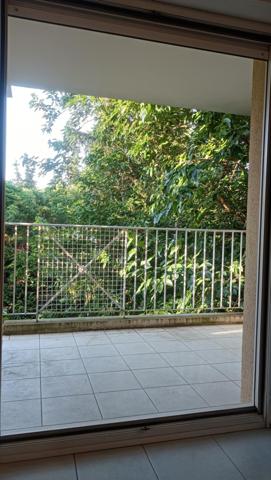 Aix-en-Provence (13540) Beau T2 meublé de 28 m² + Balcon au calme + Parking dans Résidence sécurisée