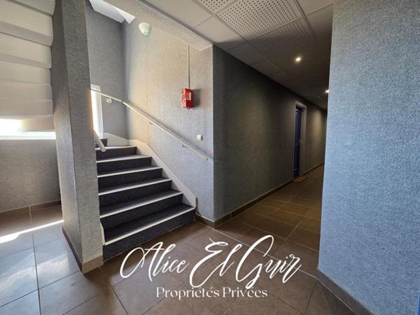 Appartement T3 avec terrasse au RDC et 2 places de parking