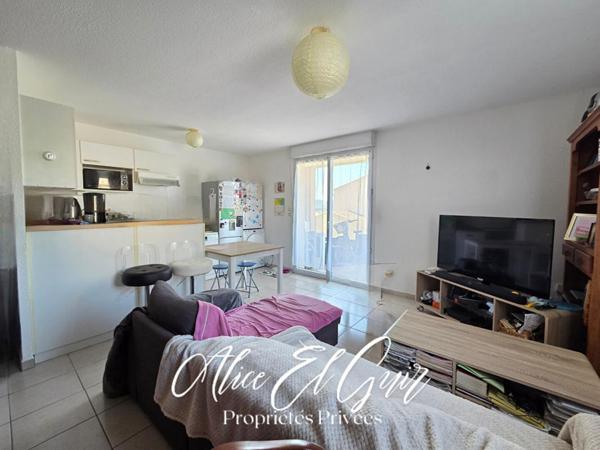 Appartement T3 avec terrasse au RDC et 2 places de parking