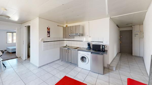 NARBONNE APPARTEMENT T2 MEUBLE AVEC VUE SUR LA CATHÉDRALE
