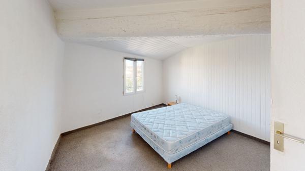 NARBONNE APPARTEMENT T2 MEUBLE AVEC VUE SUR LA CATHÉDRALE