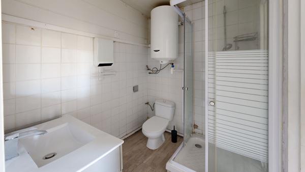 NARBONNE APPARTEMENT T2 MEUBLE AVEC VUE SUR LA CATHÉDRALE