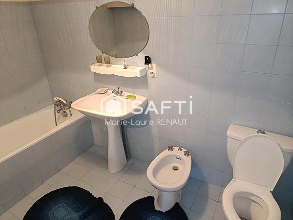 Maison avec beau potentiel – 3 chambres – Garage - Jardin