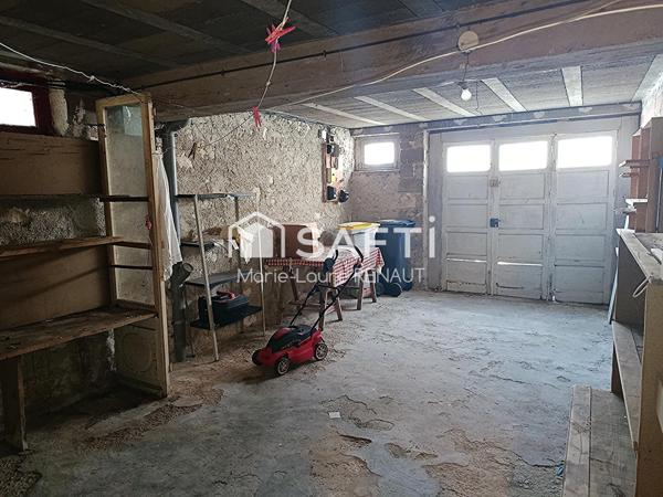 Maison avec beau potentiel – 3 chambres – Garage - Jardin