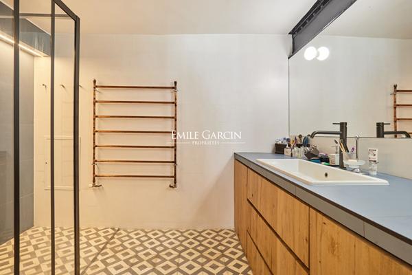 A vendre - appartement  atelier loft "Esprit maison"- 75018 Paris - Lepic-Caulaincourt