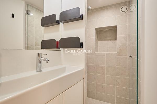 A vendre - appartement  atelier loft "Esprit maison"- 75018 Paris - Lepic-Caulaincourt
