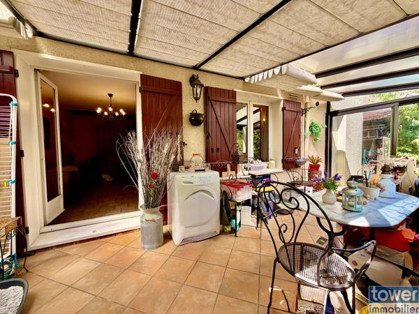 Maison
                                                                                                                                                                                                                                                                                                                        6 pièce(s)                                                                                                                                                                                                          3 chambre(s)                                                                                                                                                                                                          87  m²
