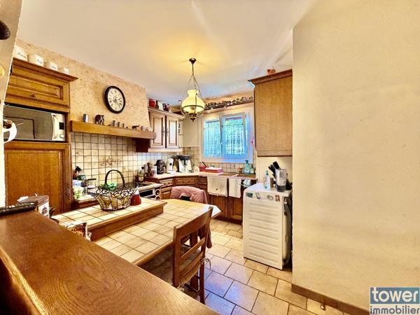 Maison
                                                                                                                                                                                                                                                                                                                        6 pièce(s)                                                                                                                                                                                                          3 chambre(s)                                                                                                                                                                                                          87  m²