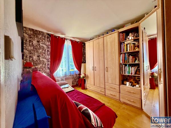 Maison
                                                                                                                                                                                                                                                                                                                        6 pièce(s)                                                                                                                                                                                                          3 chambre(s)                                                                                                                                                                                                          87  m²